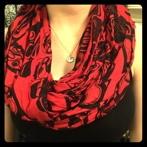 Indigenous Handmade Circle Scarf, Red and Black